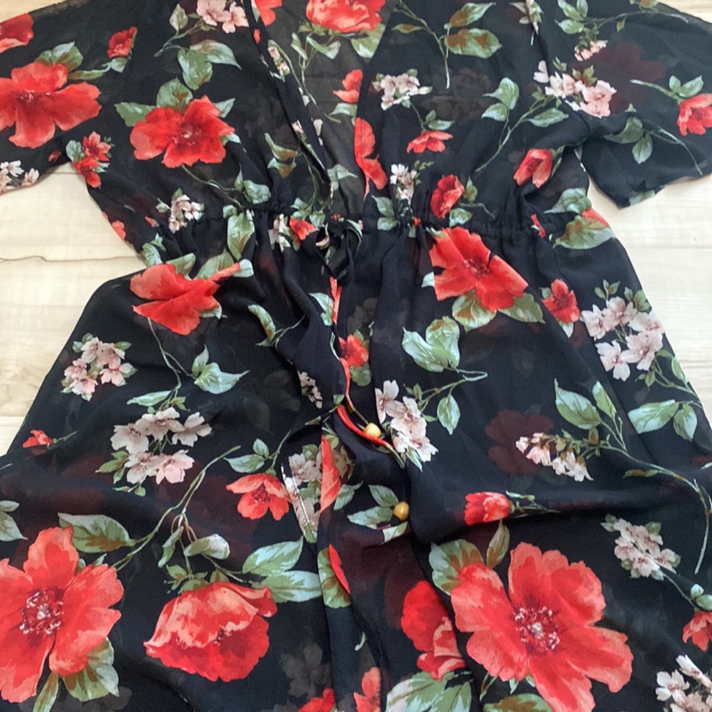 Cure. Womens L Black Sheer Robe With Floral Pattern. So Pretty. Adjusted Tie - Picture 9 of 11